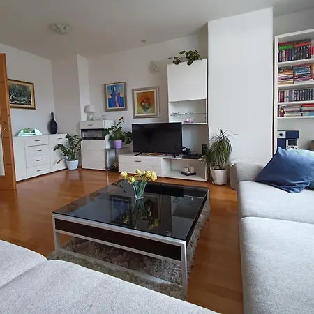 Apartment Sea View Znjan Split
